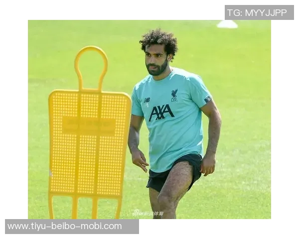 萨拉赫健身房训练照曝光腹肌线条引发粉丝热议与赞叹 萨拉赫健身房训练照曝光腹肌线条引发粉丝热议与赞叹